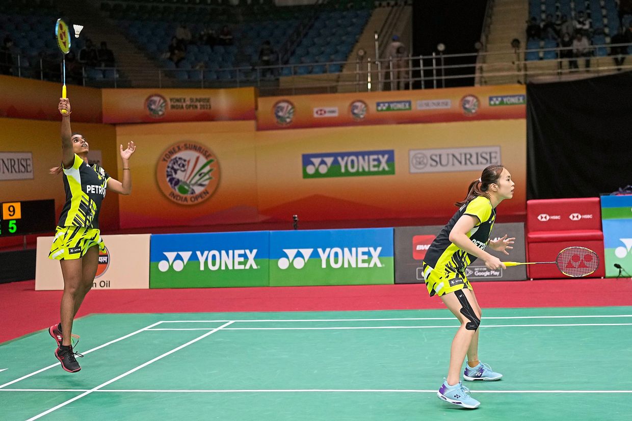 Badminton National No. 1 men and women’s pairs make Rexy’s day in