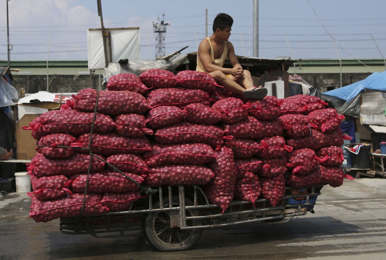An omelette of a crisis: Why onion, egg prices are rising in Philippines - Vimarsana News