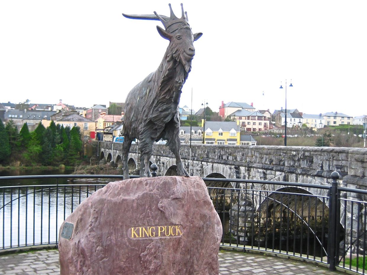 All hail King Puck in Kerry, Ireland! — ITUB/Wikimedia Commons