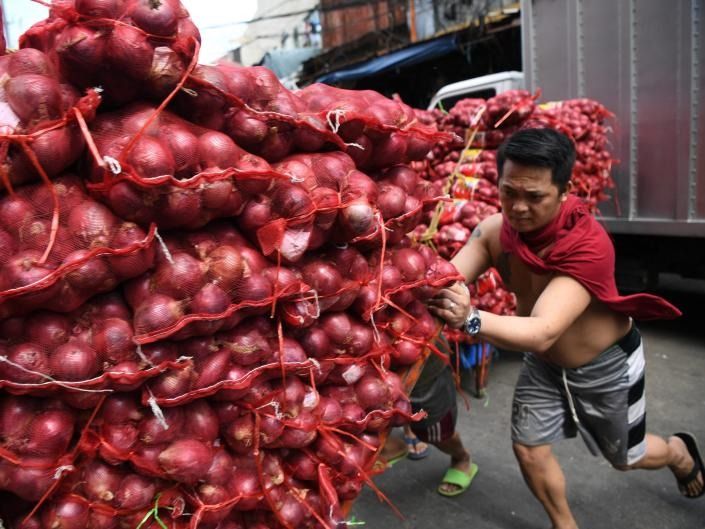 Tempers flaring over onions show Marcos faces risk on prices - Vimarsana News