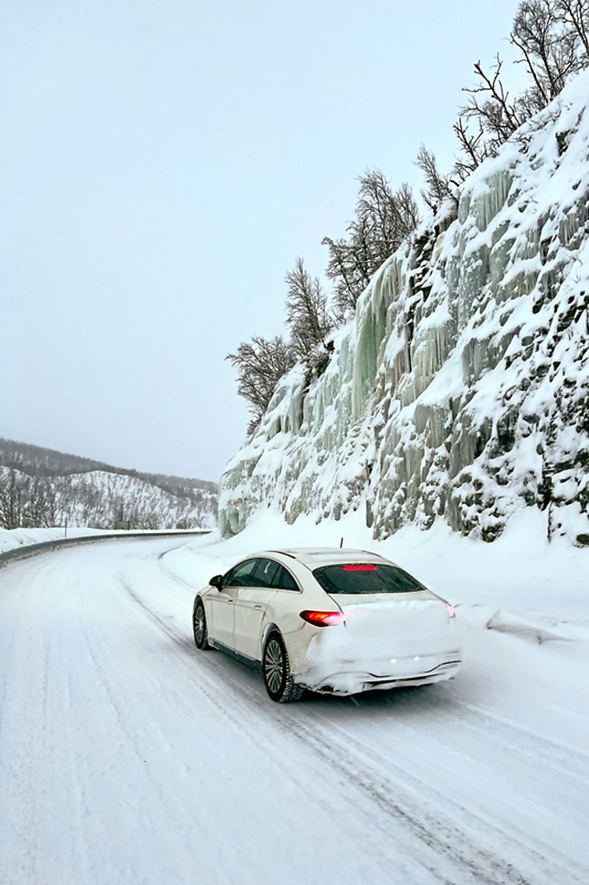 The writer on the road in the snow near Alta, Norway. Photo: dpa/Thomas Geiger