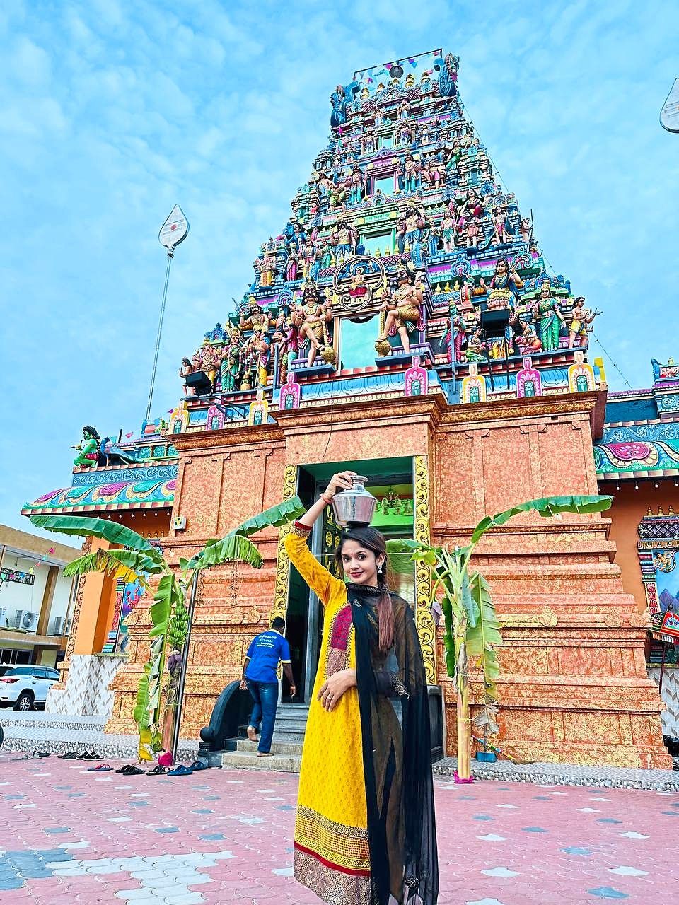 Heama completing her vow at Sri Subramaniya Swami Temple in Sungai Petani, Kedah.