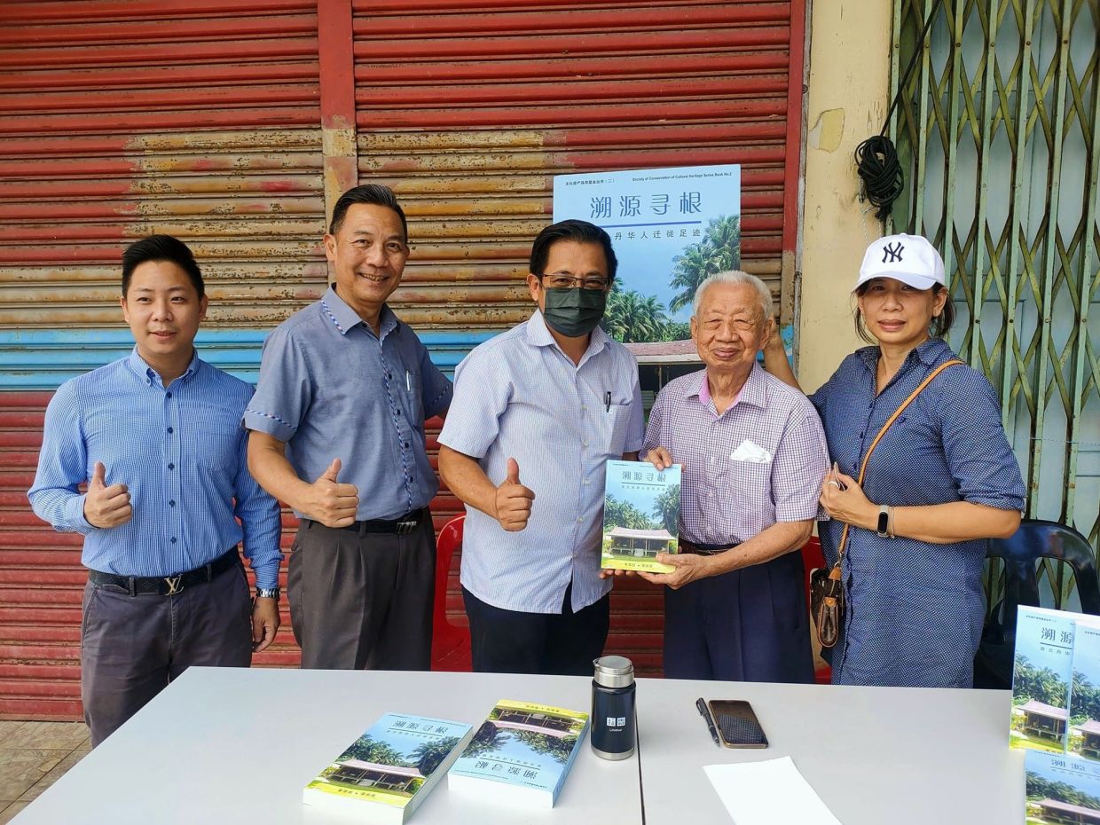 retired-teacher-s-book-project-explores-peranakan-chinese-history-in