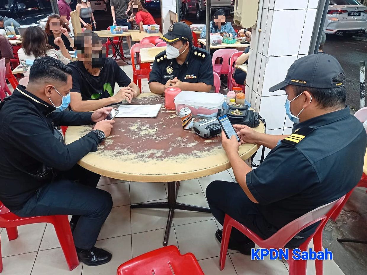 Eatery that went viral for exorbitant prices fined RM200 - Vimarsana News