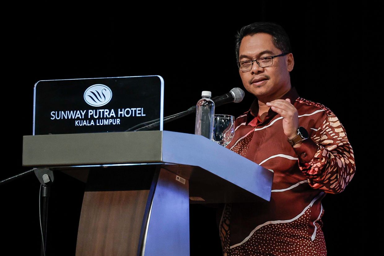 Jobseekers advised to check with Labour Dept before taking up offers overseas | The Star