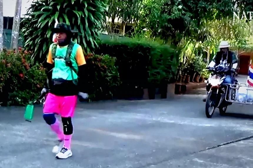 A Valentine's Day journey of love - Thai man walks 1,200km to propose to girlfriend - Vimarsana News
