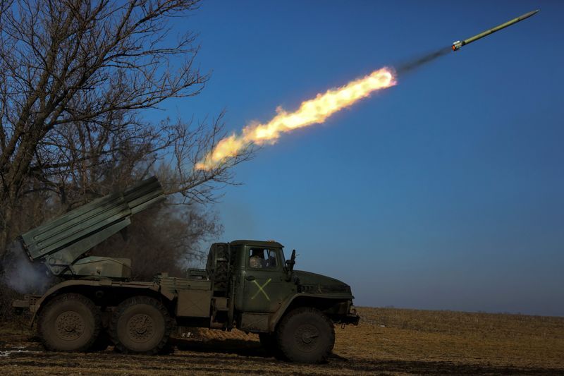 Russian forces bombard Ukraine's Bakhmut in major new offensive, NATO