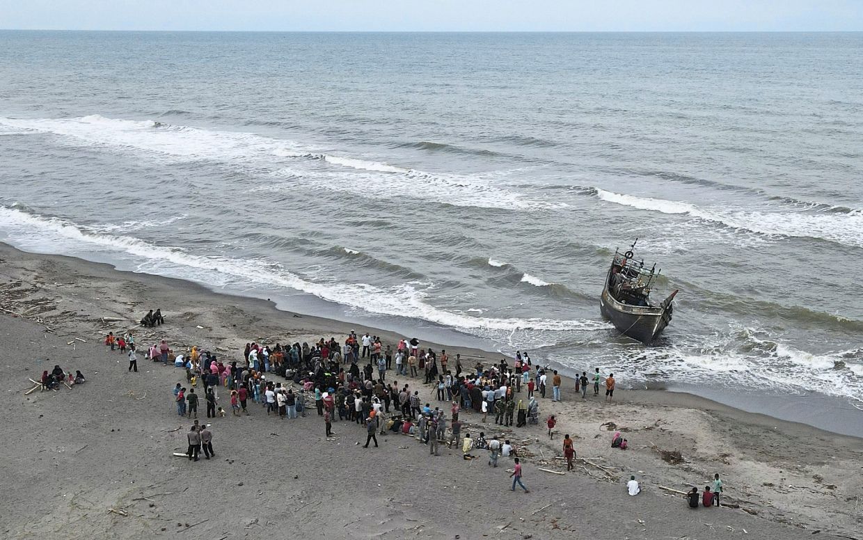 UN to cut food aid for Rohingya, citing fund shortfall - Vimarsana News