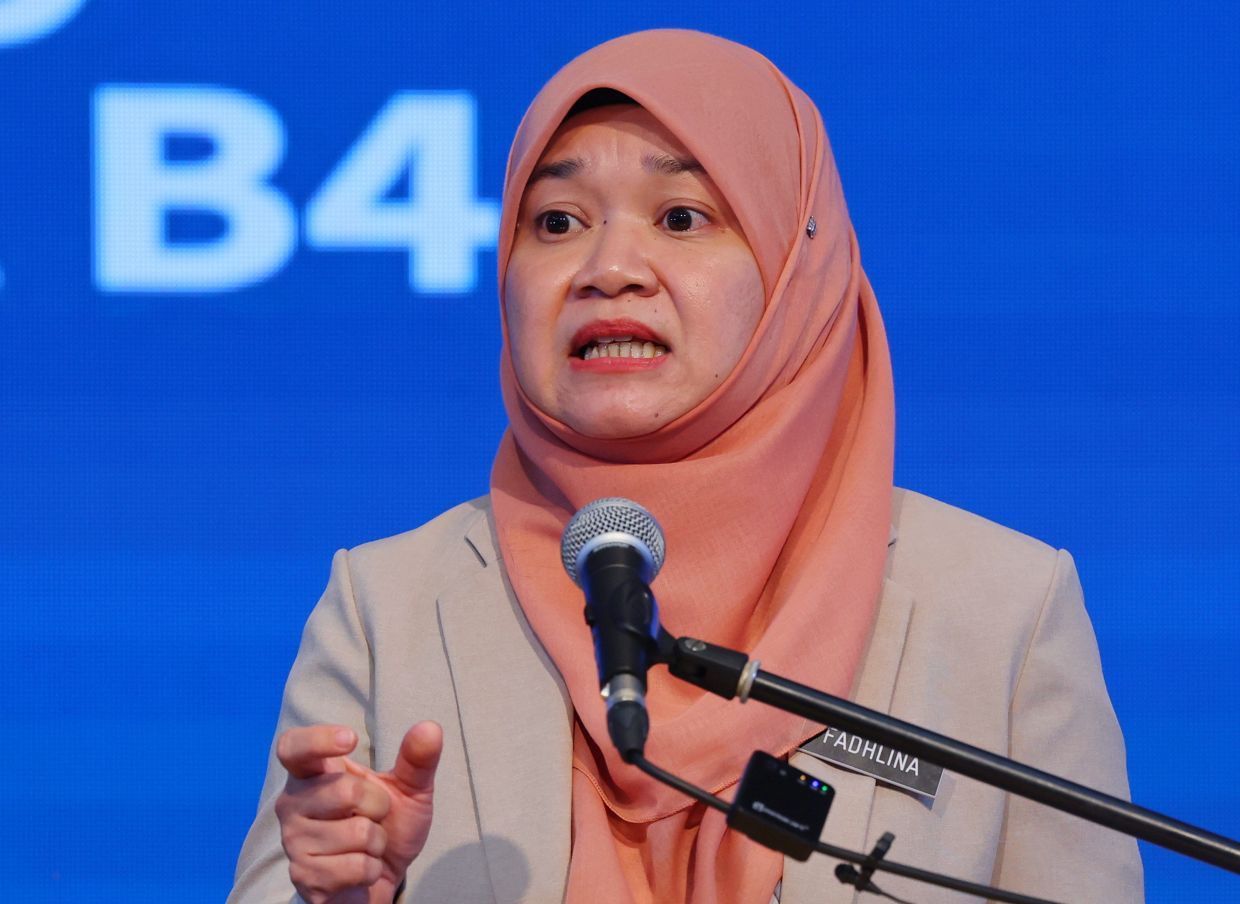 Education Ministry to stop events that only burden teachers, says Fadhlina - Vimarsana News