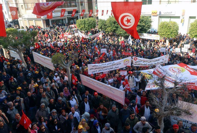 Powerful Tunisian trade union defies president with mass protests - Vimarsana News