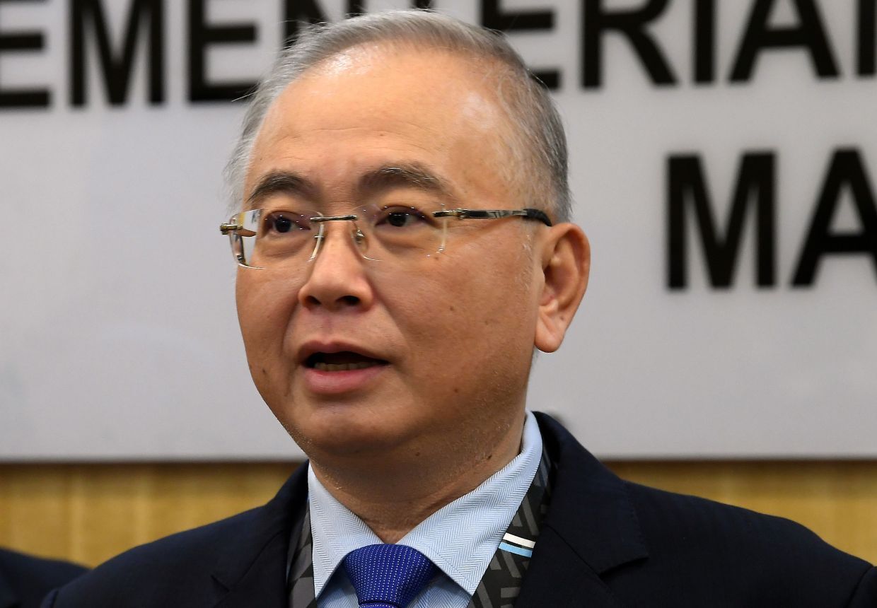 Dr Wee hails move to grant citizenship for kids born overseas to Malaysian mothers - Vimarsana News