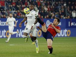 Soccer-Real Madrid beat Osasuna 2-0 to close in on Barcelona in LaLiga
