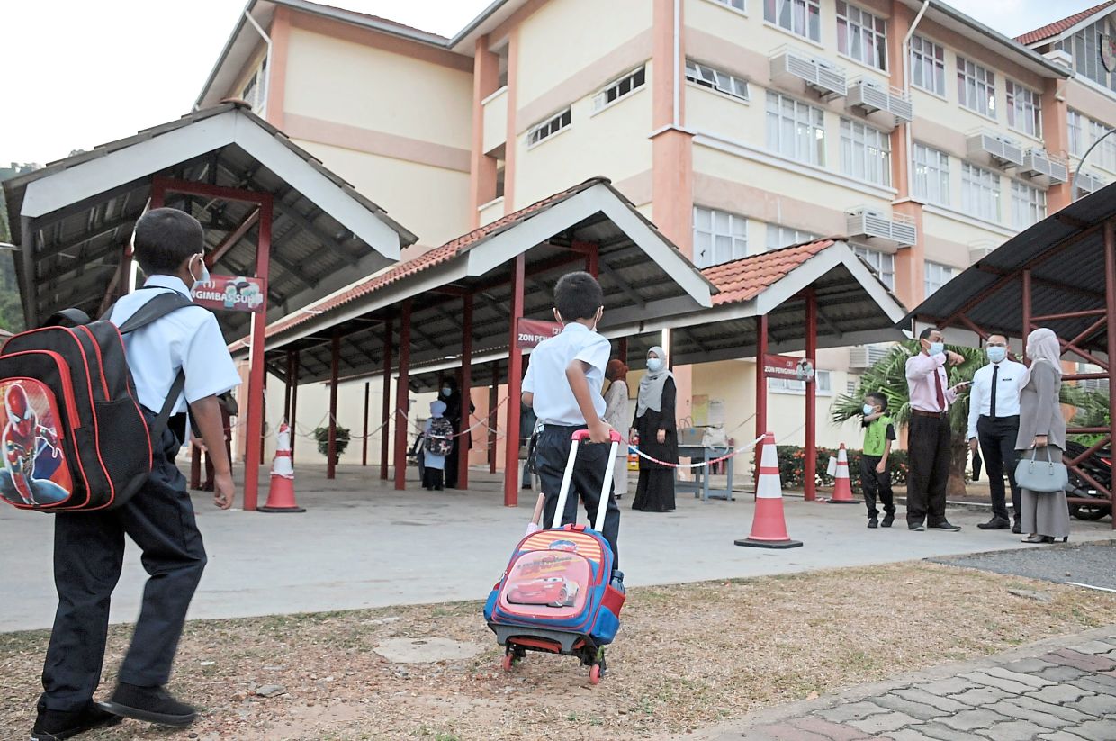 'Cut red tape in school fund distribution' - Vimarsana News