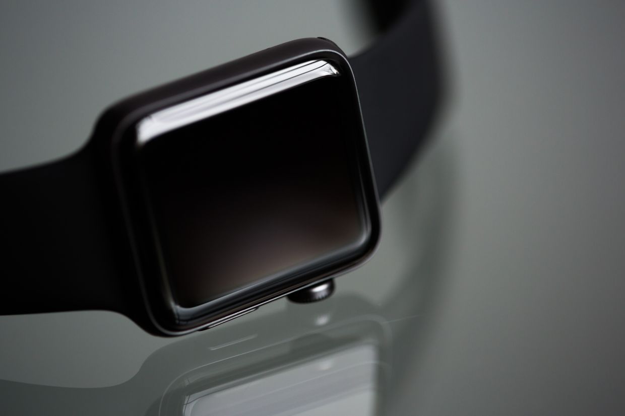 Microsoft worker stabbed 13 times walking home, US cops say. Apple Watch alerted his wife - Vimarsana News