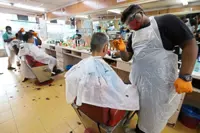 Barber, goldsmith and textile shops can no longer hire foreign workers