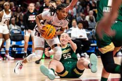 Women's NCAA roundup: No. 1 South Carolina shines in 2nd half