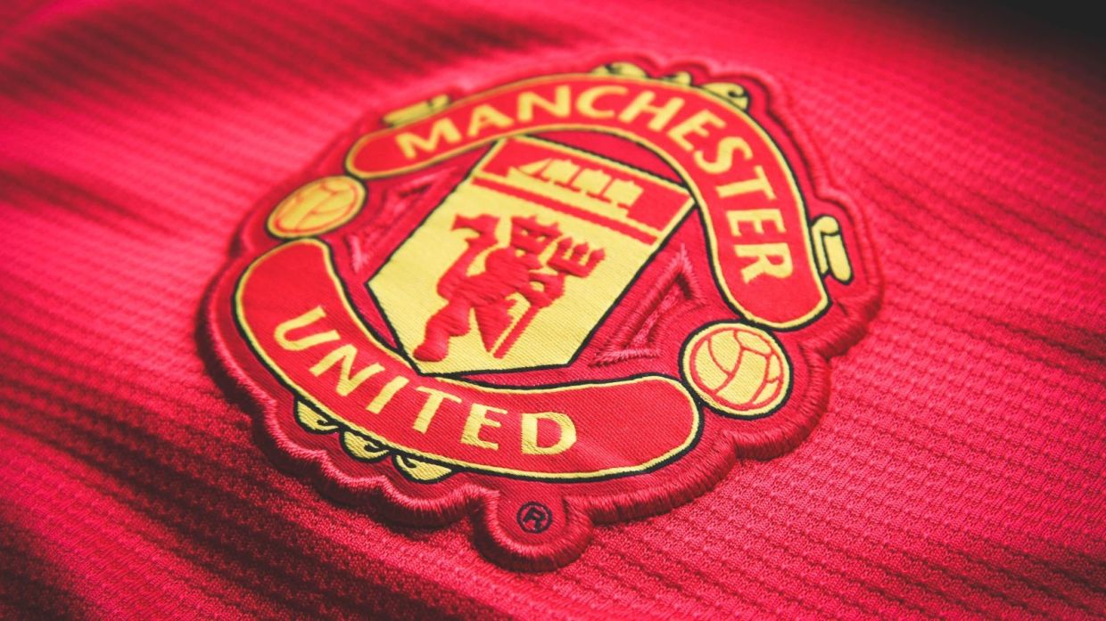 Big rush to buy Manchester United, Asia's favourite club, as Qatari banker Sheikh Jassim makes whopping RM25bil bid - Vimarsana News