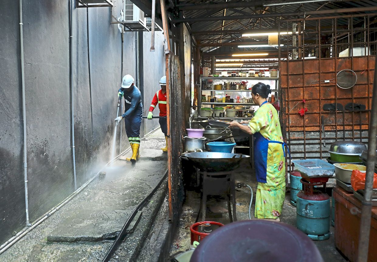 Close brush with obstacles The Star