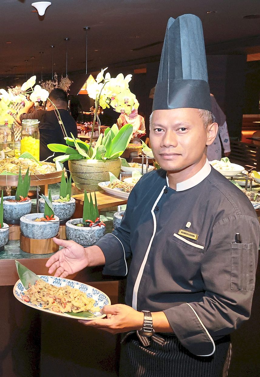 Kamaruddin has included rice dishes such as Penang nasi kandar, Hainanese chicken rice, nasi kerabu and briyani to cater to Malaysians’ love for rice.