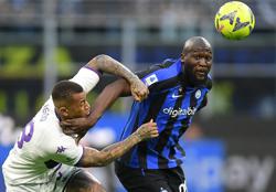Soccer-Inter slump to 1-0 defeat against Fiorentina