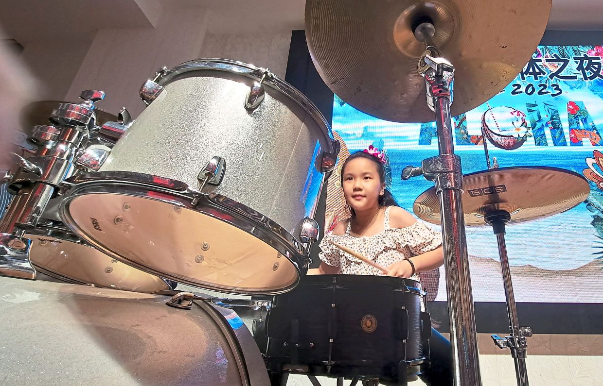 10-year-old on a drum roll - Vimarsana News