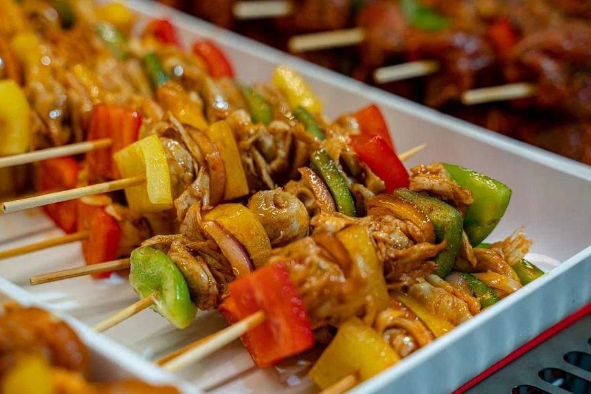 UN report on safety of lab-grown meats cites Singapore, the only country selling them, as case study - Vimarsana News