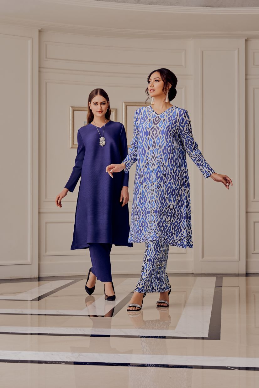Elegant pieces in various shades of blue. Photo: Larney