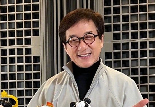 Jackie Chan rapped for neglecting daughter - Vimarsana News