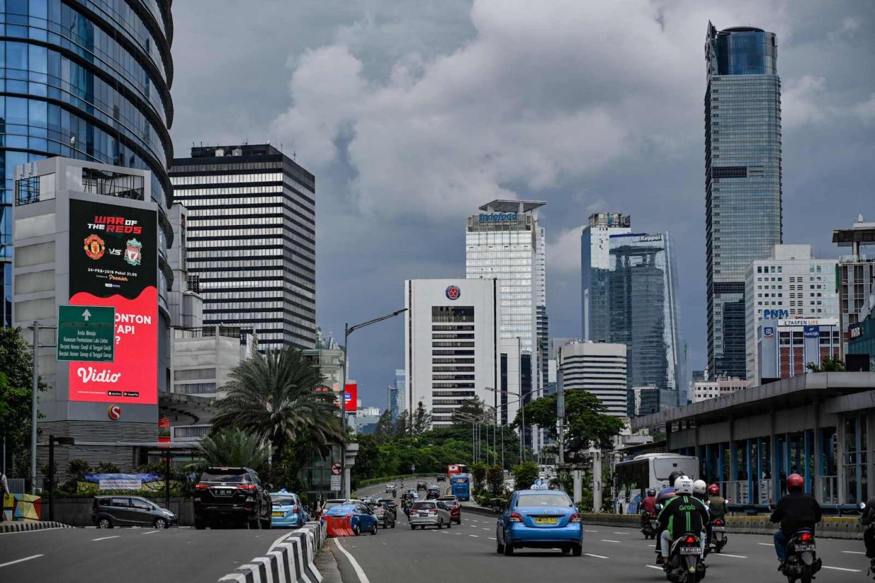 Banks' growing role casts doubts on P2P lending - Vimarsana News