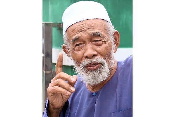 Retired fisherman recalls night MH653 fell from the sky