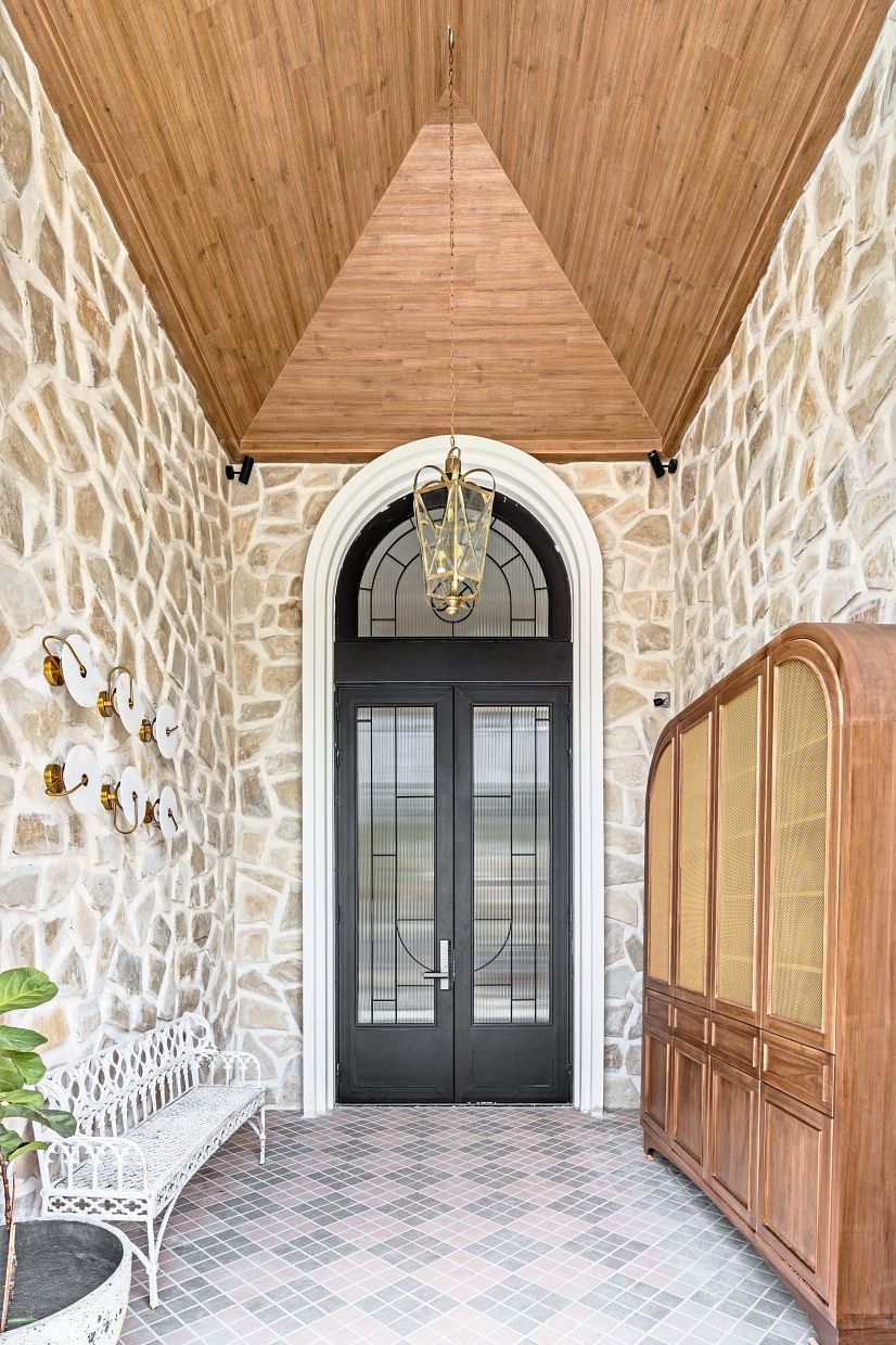 The double-height vestibule with arched entrance. Photo: The Space Storyteller