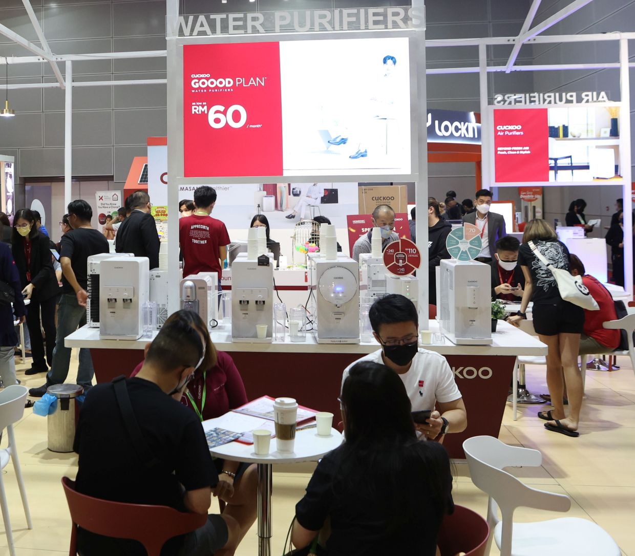 At HOMEDEC you can find the latest in home design, renovation and interior decoration.