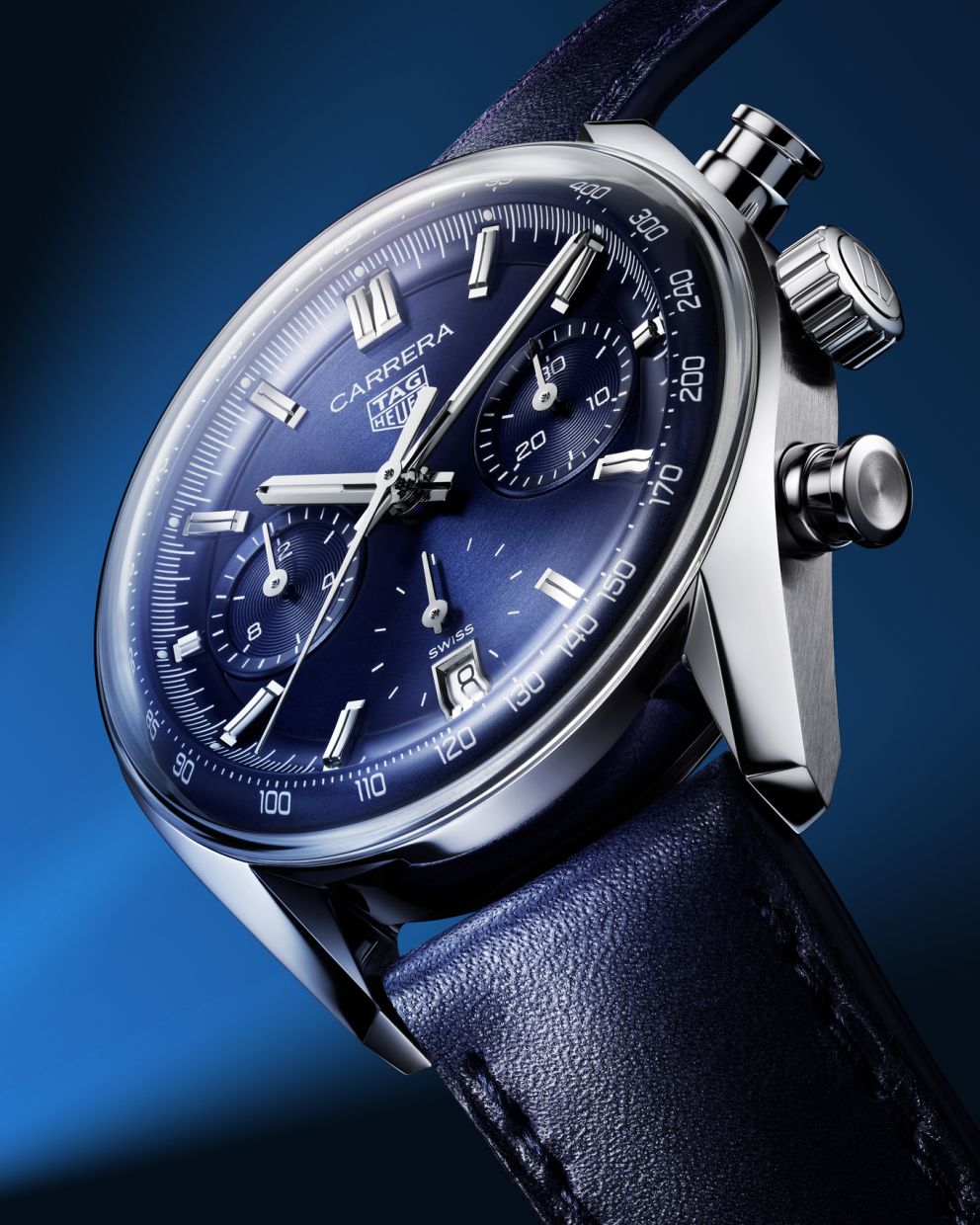 The offbeat chase thriller sees Gosling on the run from Bayer’s Prop Master as she attempts to take his beloved TAG Heuer Carrera off hiswrist.