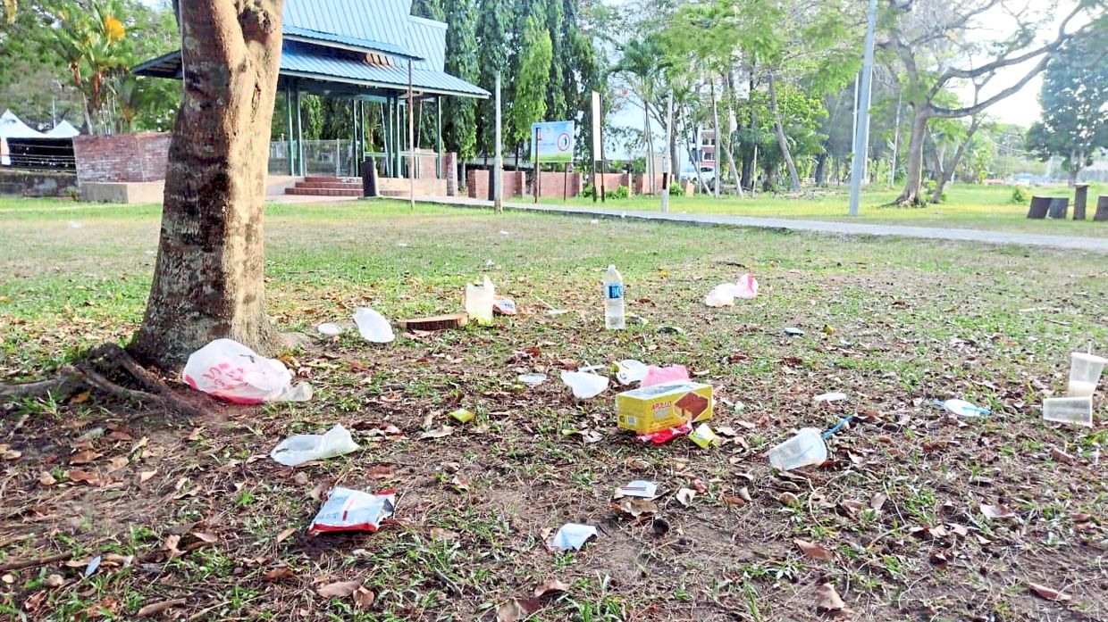 Human faeces the last straw for Tanjung Aru cleaners - Vimarsana News