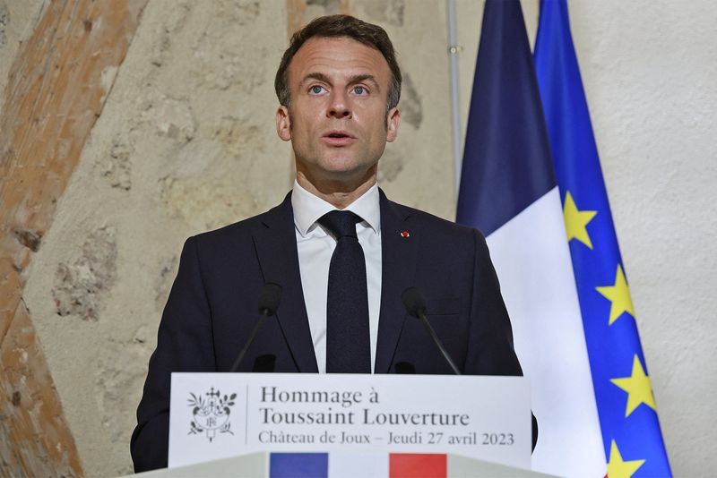 Analysis-Braving boos, Macron hopes 'cathartic' walkabouts will soothe pension anger - Vimarsana News