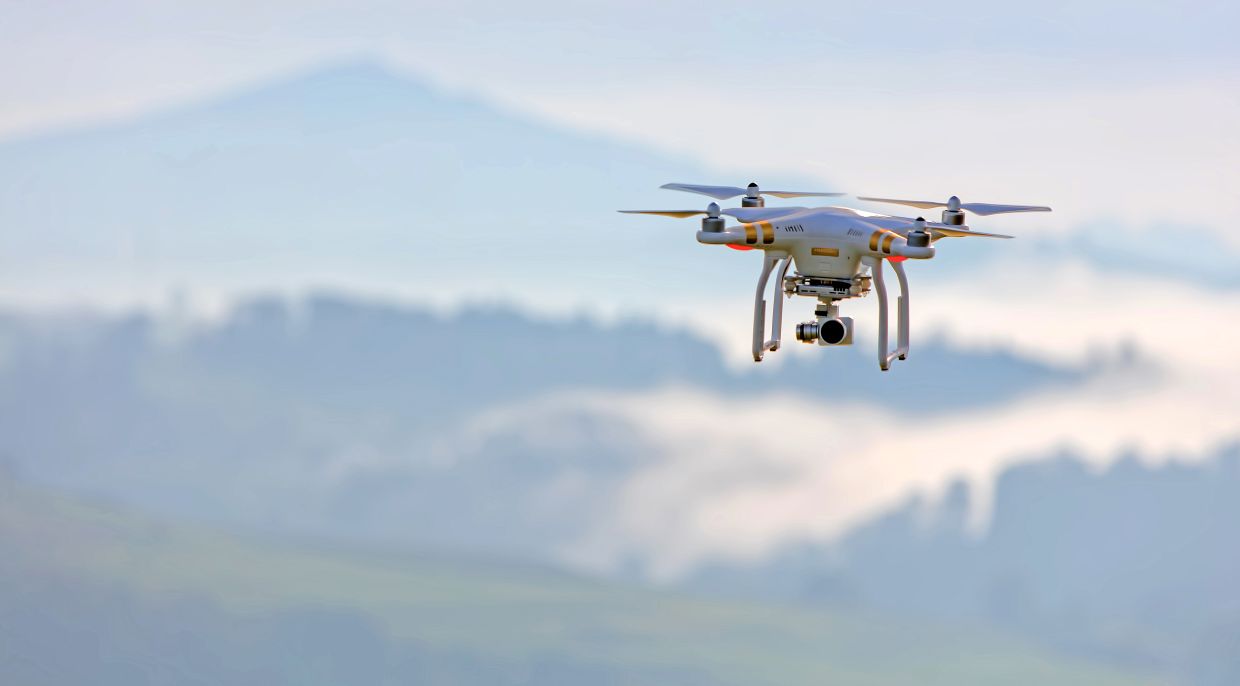 Hikers get lost in the dark, US rescuers say. Then drone spots them on mountain - Vimarsana News