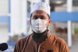 Ebit Lew trial: 436 photos retrieved from mobile phone, says witness