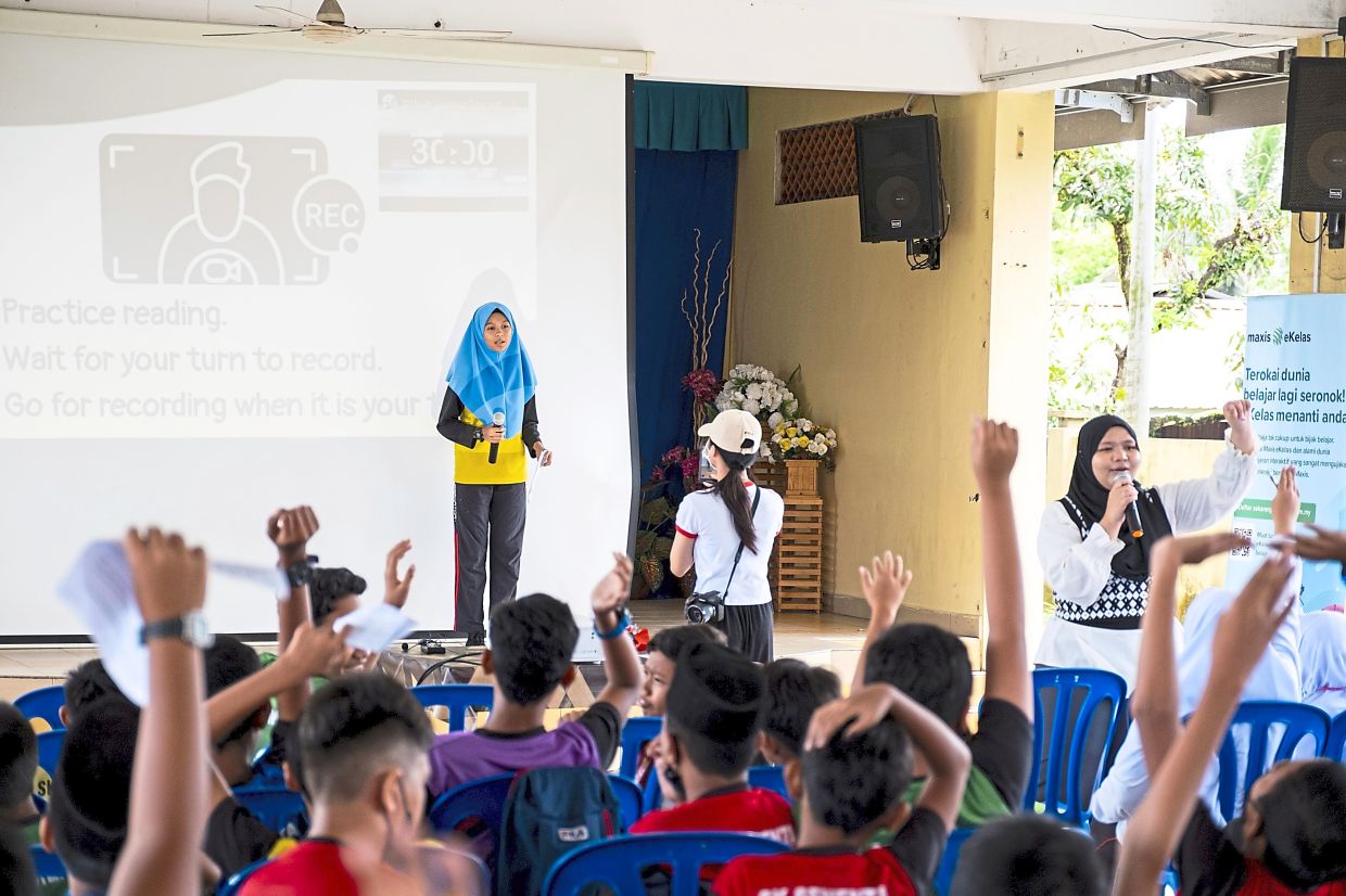 During the HIP StoryFest English competition in April-June 2022, eKelas delivered storytelling workshops and created awareness about the programme to over 6,000 students from 32 schools.