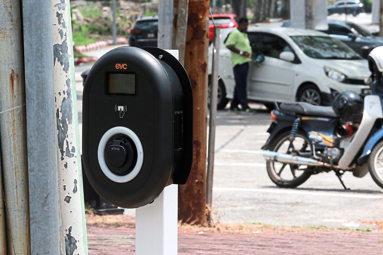 Electric car charging stations have been set up by MBI and private firms at several locations such as (above) Sultan Abdul Aziz Recreational Park, Perak Tourist Information Centre, a hotel carpark, the MBI carpark and a petrol station in Jalan Sultan Azlan Shah.