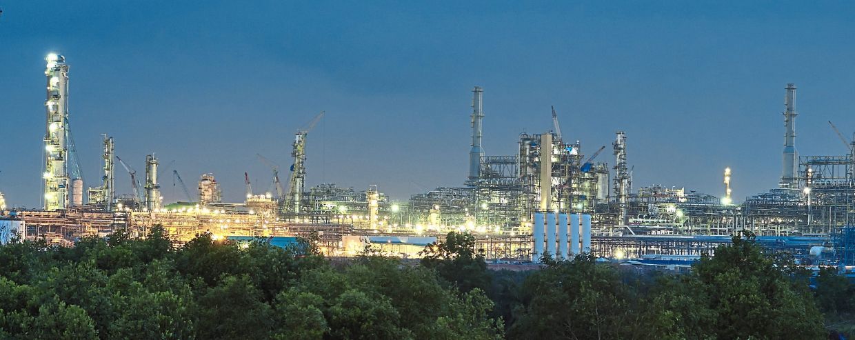 Johor oil and gas sector on firm footing | KLSE Screener