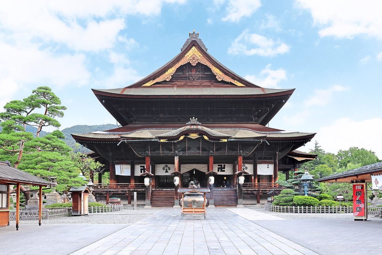 Zenkoji is the oldest Buddhist temple in Japan. — JNTO KL