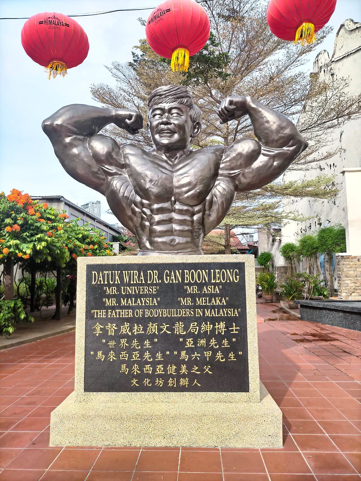 The statue of Datuk Dr Gan Boon Leong at Melaka's Jonker Street is good landmark for visitors exploring the area.