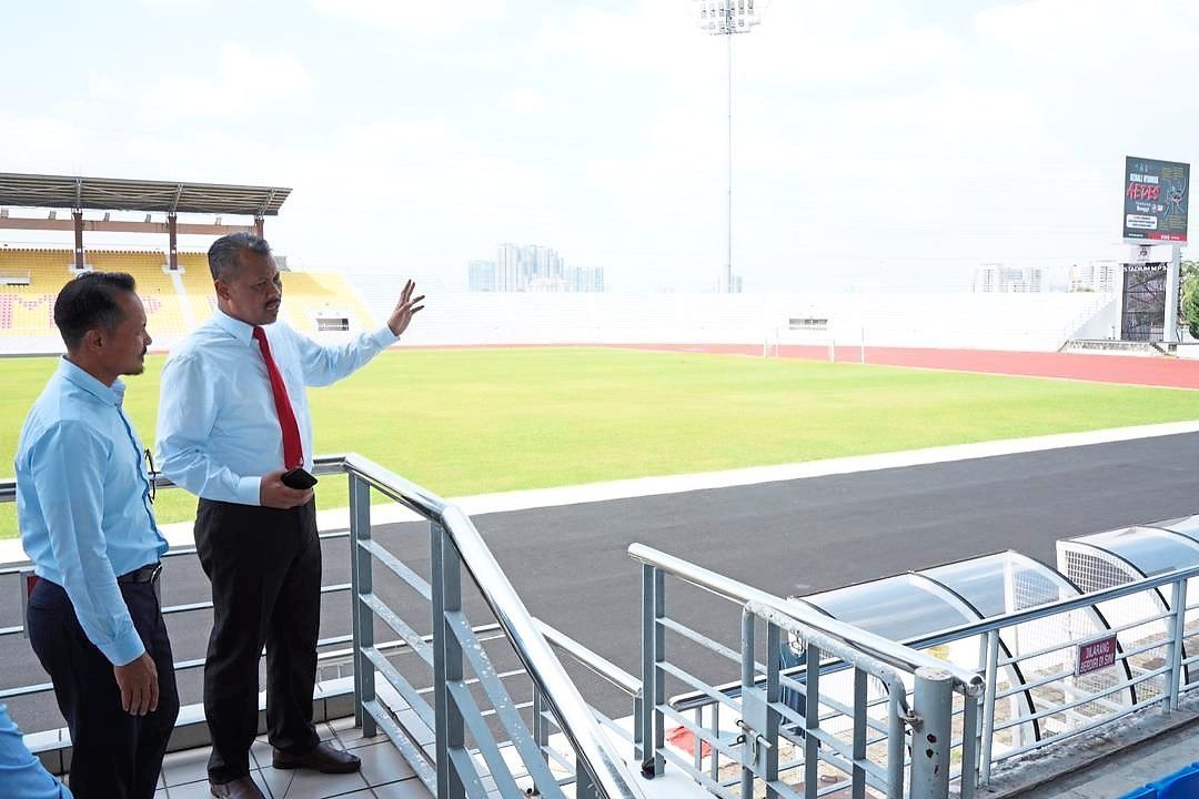 Mohd Yazid (right) with deputy president Adi Faizal Ahmad Tarmizi during a visit to the newly upgraded Stadium MPS, which will reopen to the public on June 10.