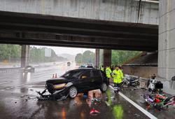 Car ploughs into motorcycles under NKVE flyover, three killed, three injured