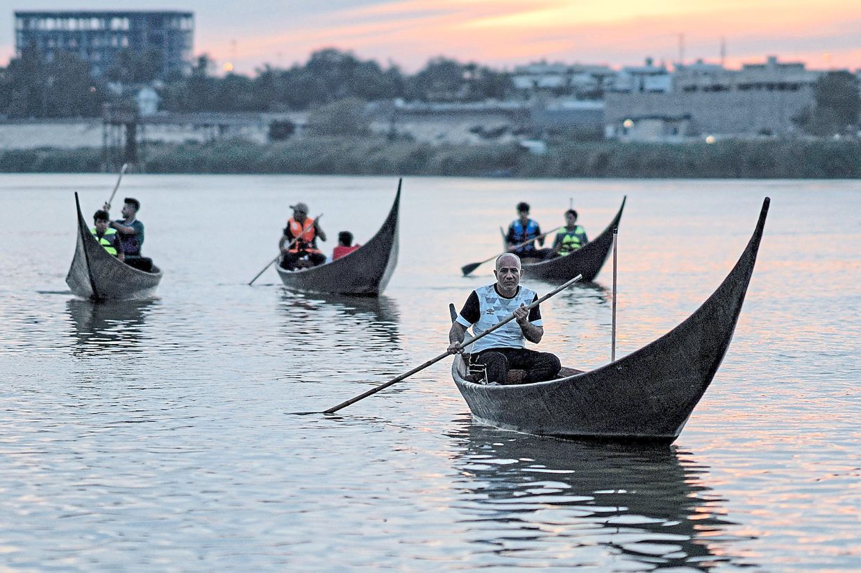 Iraq artist works tosave boating tradition - Vimarsana News