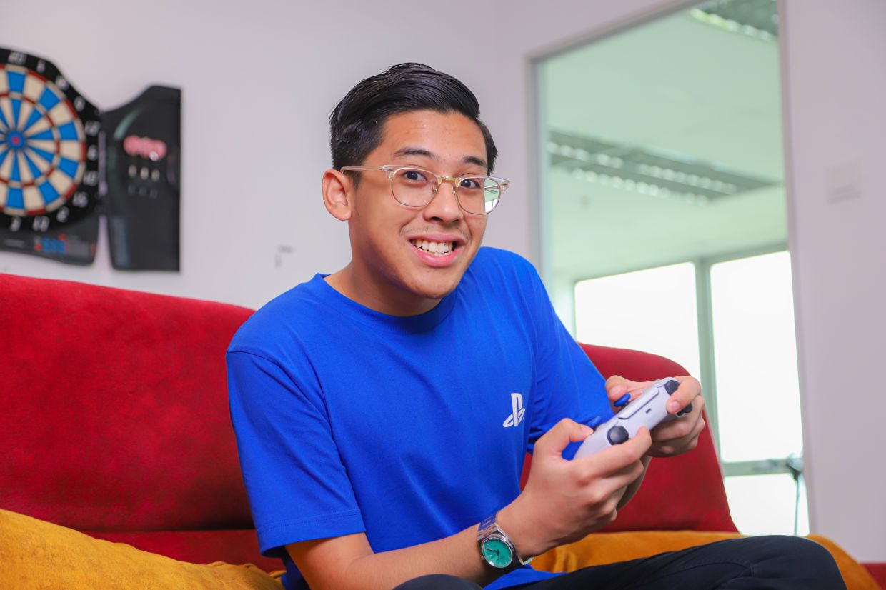 Featuring over 1,200 videos, Syafiq Aiman’s YouTube channel consists of gaming, vlogging, unboxing, reviews and challenge videos, some spontaneous, some scripted, and some written as short stories.