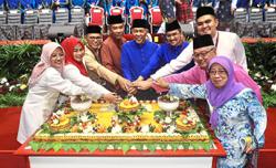 To forgive and forget, or not