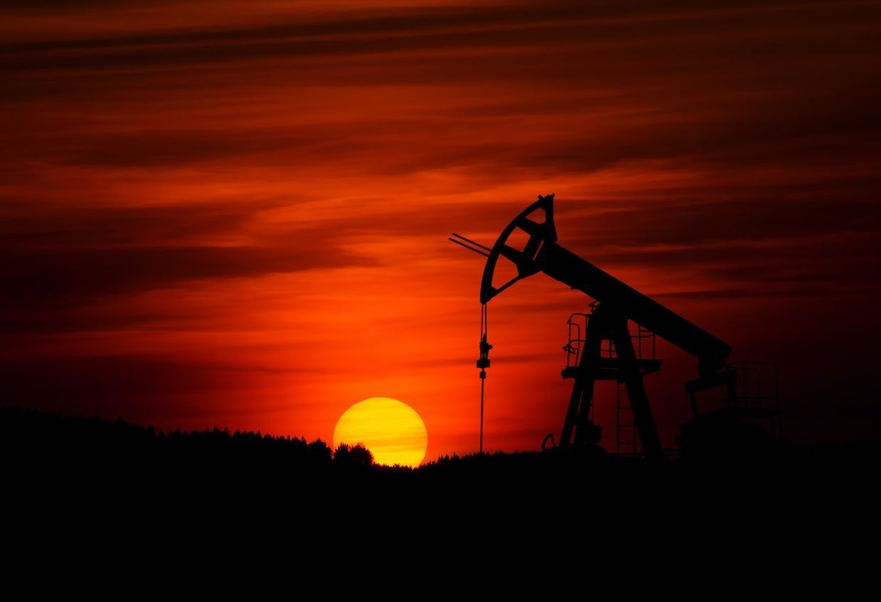 Oil prices fall as US Fed rate decision comes in focus - Vimarsana News