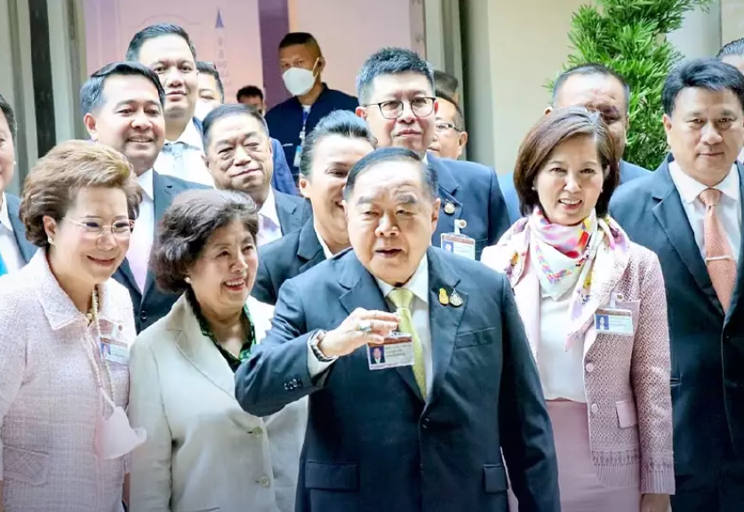 Prawit's UK visit revives rumours about secret coalition with Pheu Thai - Vimarsana News