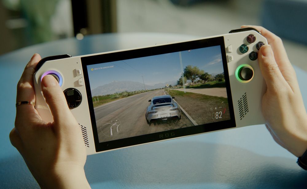 In terms of ergonomics, the protruding grips on the back make it easier to grip than a Switch despite the larger size, though those with smaller hands may struggle a little to press the bumpers and triggers.